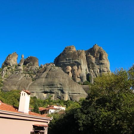 The House Under The Rocks Of Meteora 2 Apartment Kalambaka Bagian luar foto