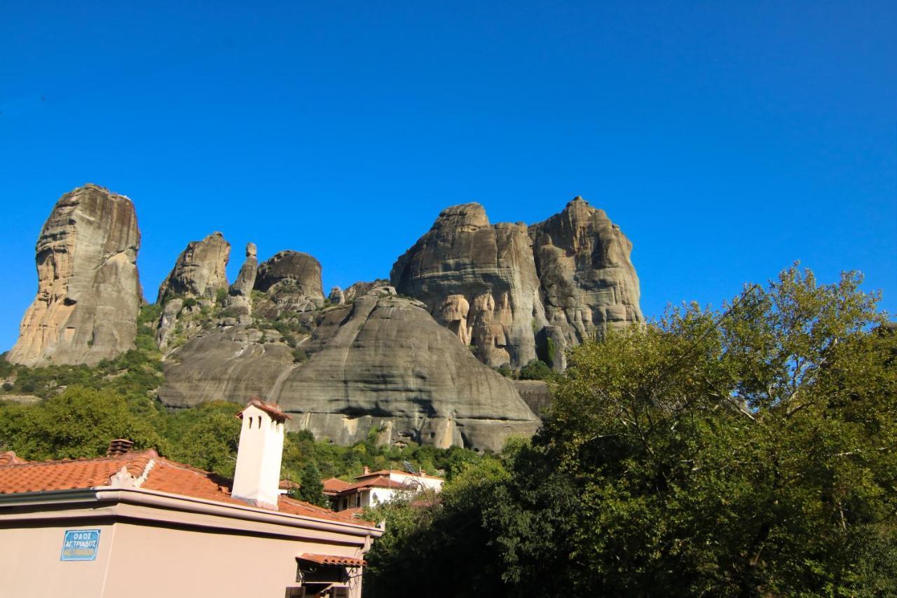 The House Under The Rocks Of Meteora 2 Apartment Kalambaka Bagian luar foto